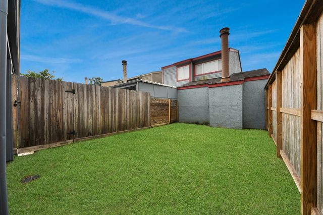 10265 Field Stone Drive, Houston, TX 77041