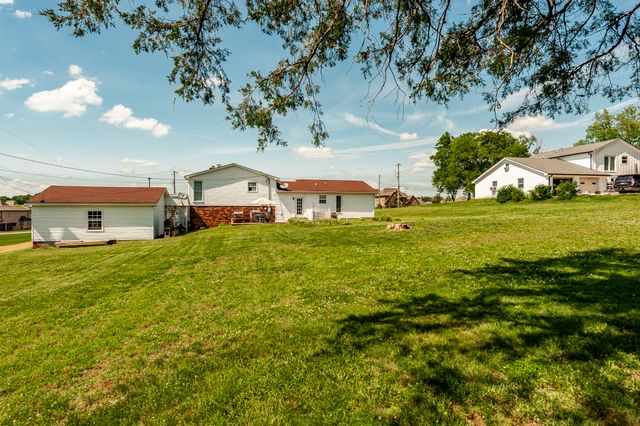 710 Shute Ln, Hendersonville, TN 37075