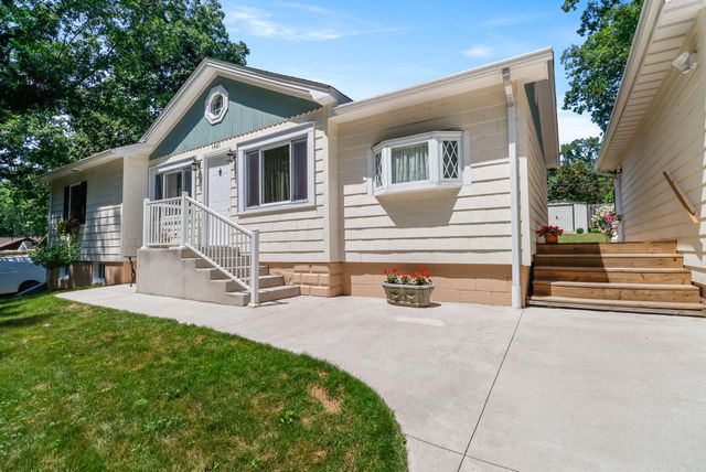 1401 Oriole Road, Valparaiso, IN 46383
