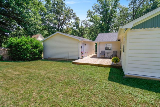 1401 Oriole Road, Valparaiso, IN 46383