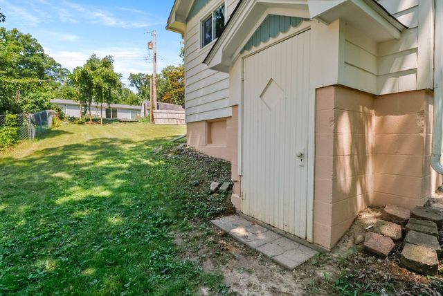 1401 Oriole Road, Valparaiso, IN 46383