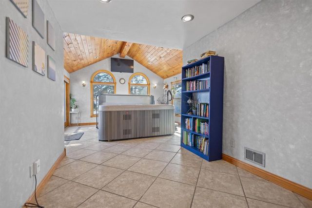 909 W WEILAND AVENUE, Appleton, WI 54914