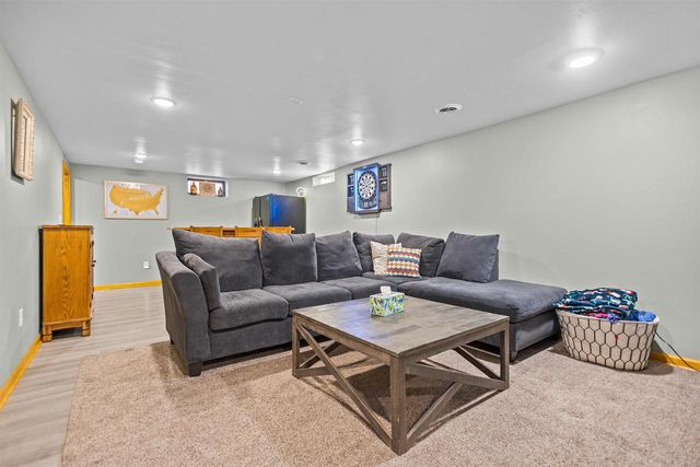 909 W WEILAND AVENUE, Appleton, WI 54914