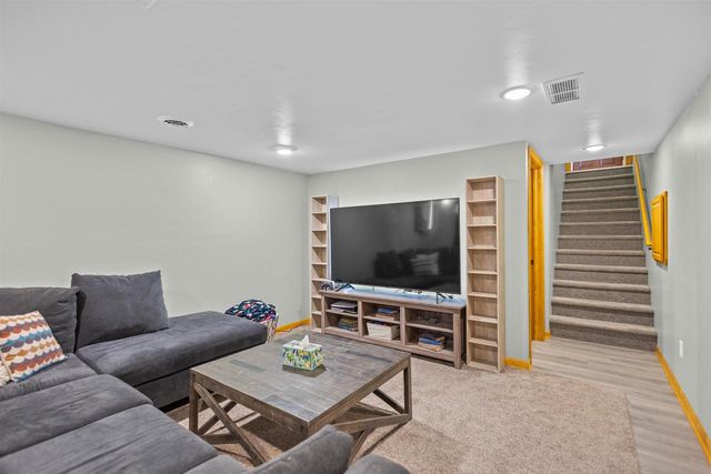 909 W WEILAND AVENUE, Appleton, WI 54914