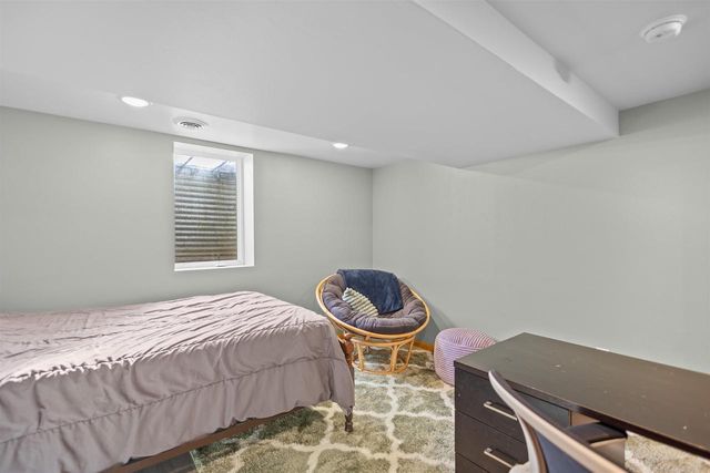 909 W WEILAND AVENUE, Appleton, WI 54914