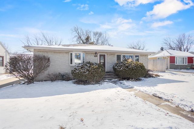 909 W WEILAND AVENUE, Appleton, WI 54914