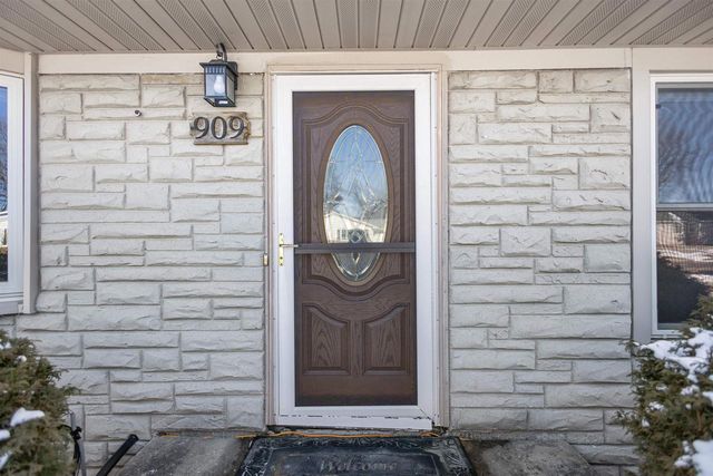 909 W WEILAND AVENUE, Appleton, WI 54914