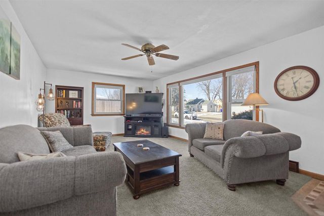 909 W WEILAND AVENUE, Appleton, WI 54914