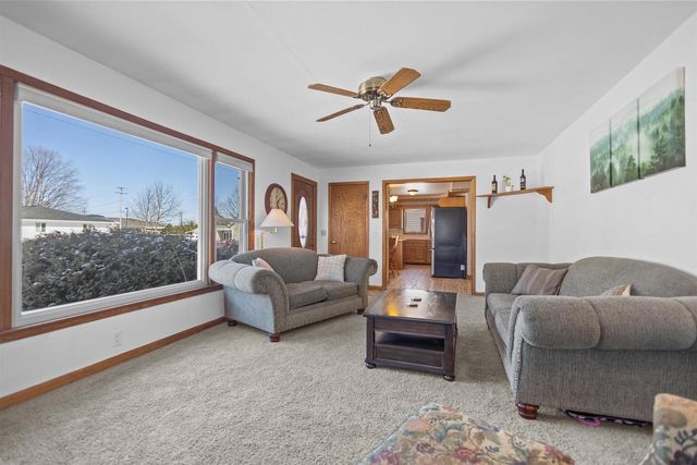 909 W WEILAND AVENUE, Appleton, WI 54914