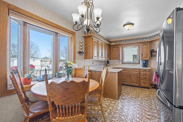 909 W WEILAND AVENUE, Appleton, WI 54914