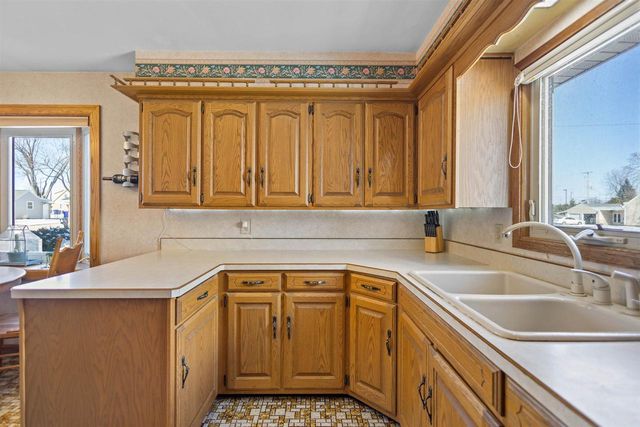 909 W WEILAND AVENUE, Appleton, WI 54914