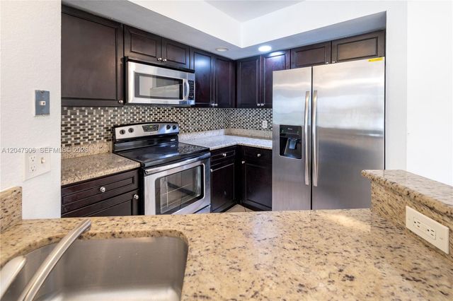 3480 N Pinewalk Dr N 116, Margate, FL 33063