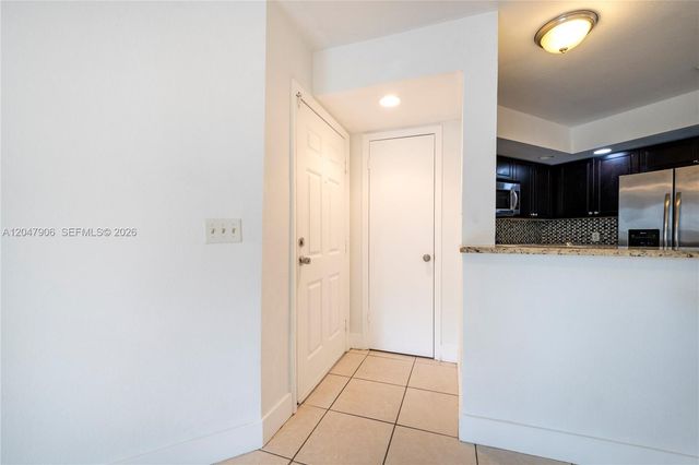 3480 N Pinewalk Dr N 116, Margate, FL 33063