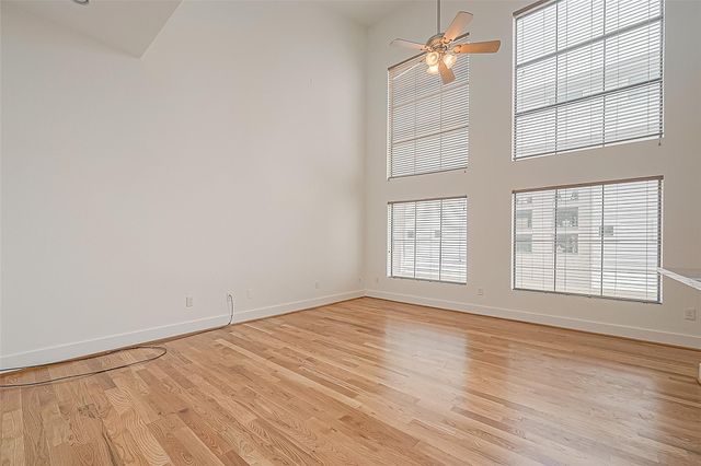 1555 Birdsall Street A, Houston, TX 77007