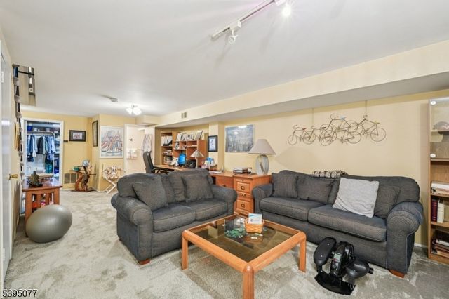 181 Long Hill Rd K-5, Little Falls Twp., NJ 07424