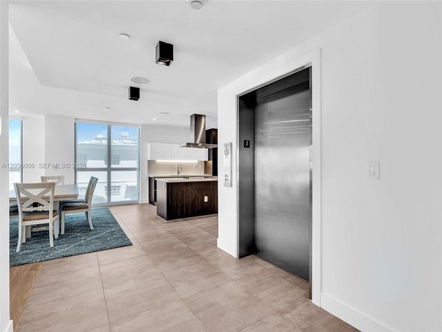 1930 Bay Dr PH1, Miami Beach, FL 33141