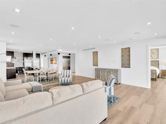1930 Bay Dr PH1, Miami Beach, FL 33141