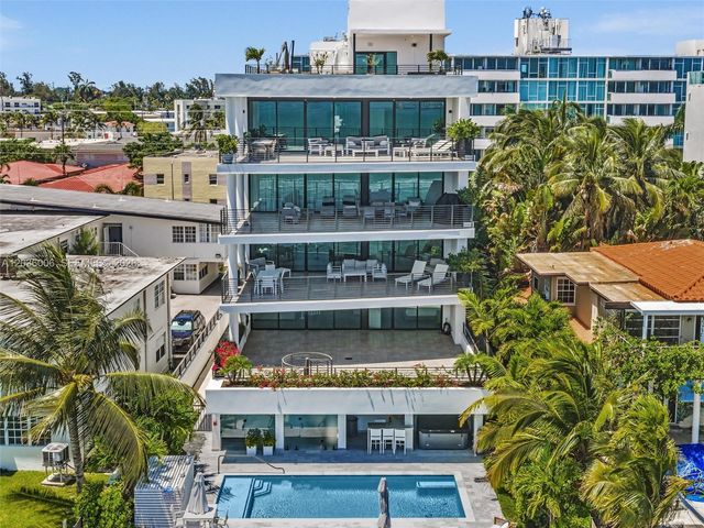 1930 Bay Dr PH1, Miami Beach, FL 33141