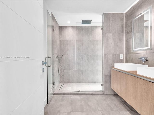 1930 Bay Dr PH1, Miami Beach, FL 33141