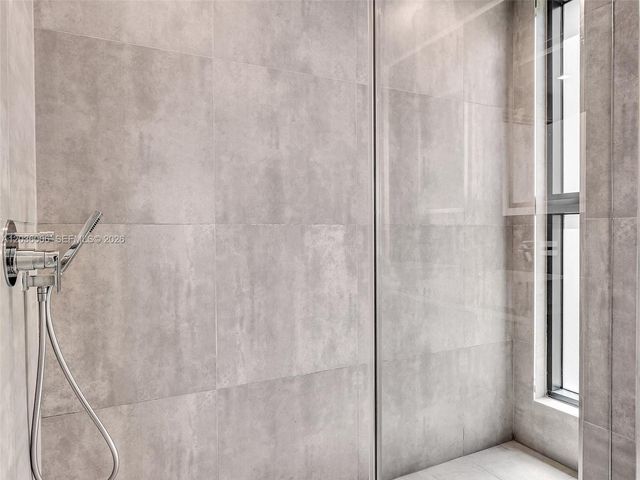 1930 Bay Dr PH1, Miami Beach, FL 33141