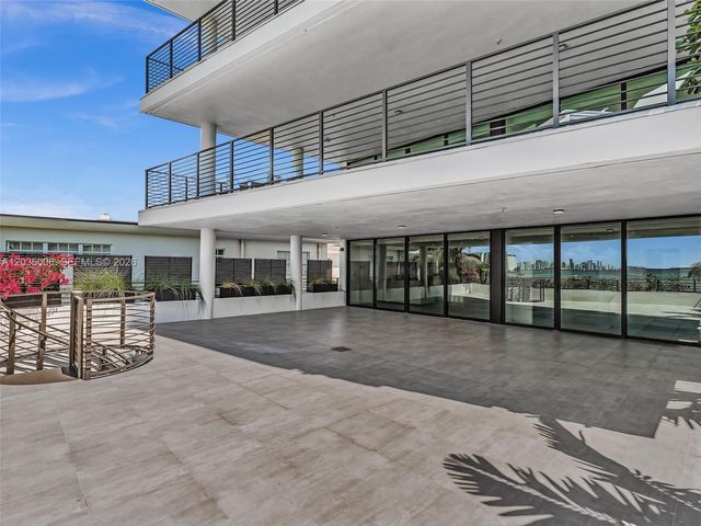 1930 Bay Dr PH1, Miami Beach, FL 33141
