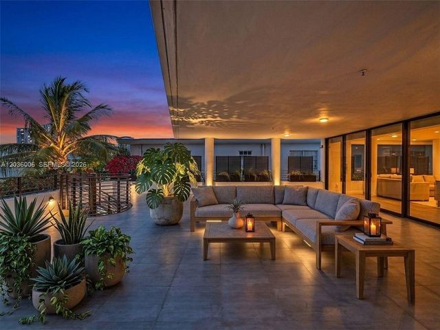 1930 Bay Dr PH1, Miami Beach, FL 33141