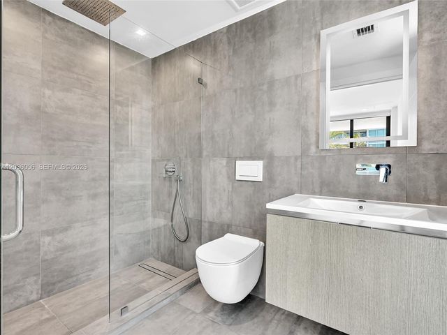 1930 Bay Dr PH1, Miami Beach, FL 33141