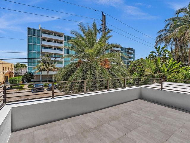 1930 Bay Dr PH1, Miami Beach, FL 33141