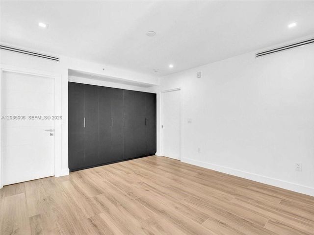 1930 Bay Dr PH1, Miami Beach, FL 33141