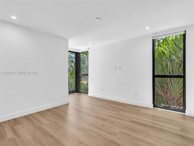 1930 Bay Dr PH1, Miami Beach, FL 33141