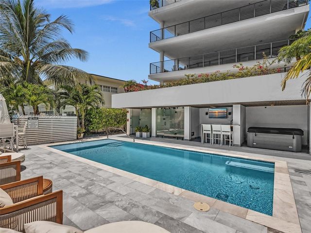 1930 Bay Dr PH1, Miami Beach, FL 33141