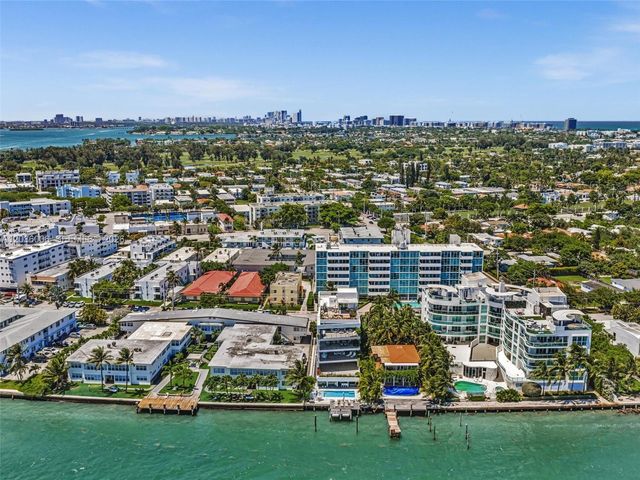 1930 Bay Dr PH1, Miami Beach, FL 33141