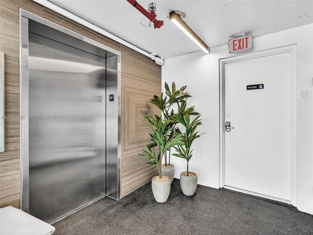 1930 Bay Dr PH1, Miami Beach, FL 33141