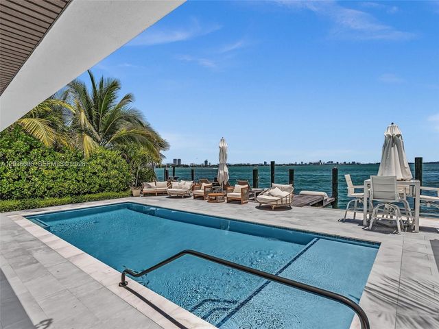 1930 Bay Dr PH1, Miami Beach, FL 33141