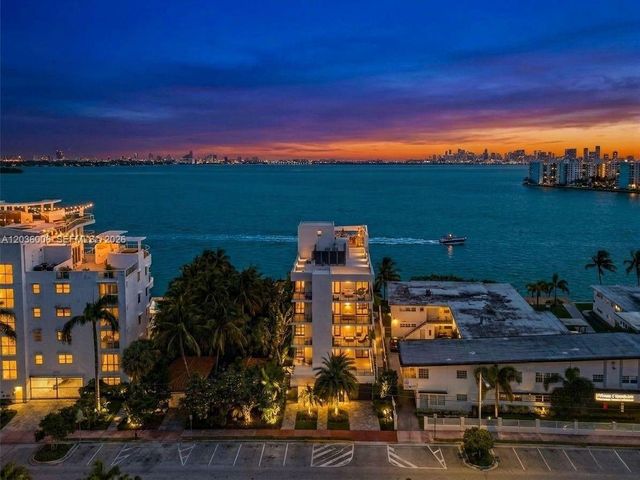 1930 Bay Dr PH1, Miami Beach, FL 33141