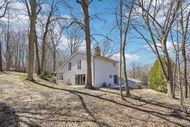 741 Summit COURT, West Bend, WI 53095