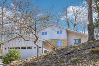 741 Summit COURT, West Bend, WI 53095