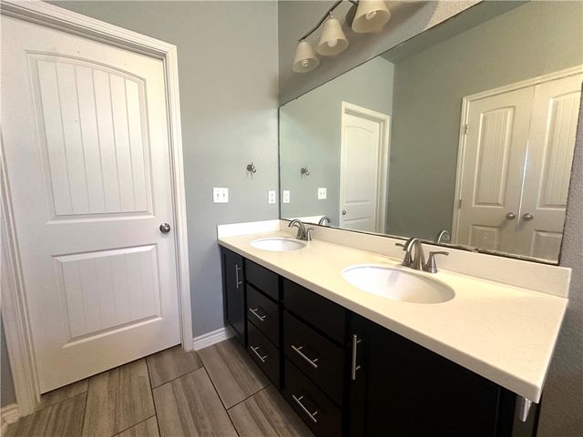 1017 Santa Catalina St, Portland, TX 78374