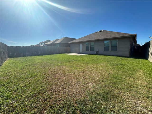 1017 Santa Catalina St, Portland, TX 78374