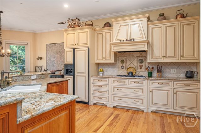 6 Oak Shadow Court, Savannah, GA 31411