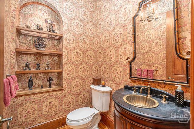 6 Oak Shadow Court, Savannah, GA 31411