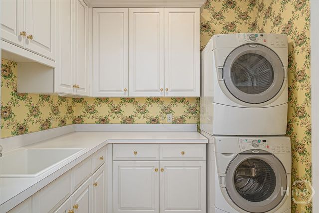 6 Oak Shadow Court, Savannah, GA 31411