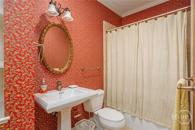 6 Oak Shadow Court, Savannah, GA 31411