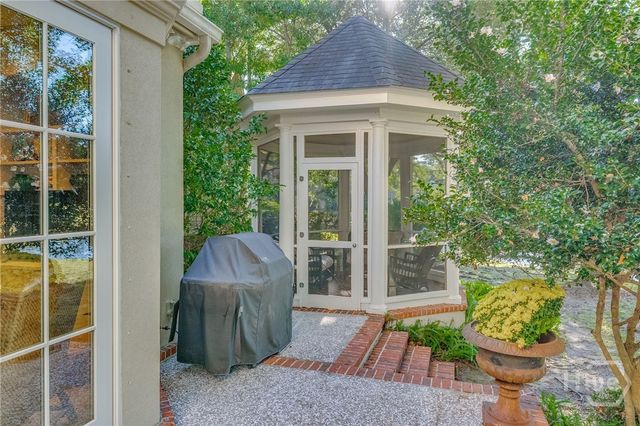 6 Oak Shadow Court, Savannah, GA 31411