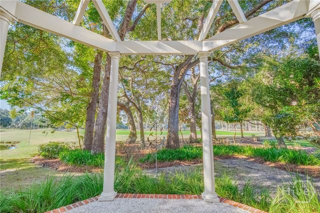 6 Oak Shadow Court, Savannah, GA 31411