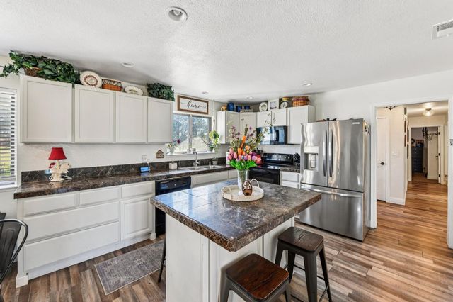 11890 Cresthill Drive, Elk Grove, CA 95624