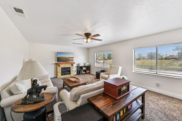 11890 Cresthill Drive, Elk Grove, CA 95624