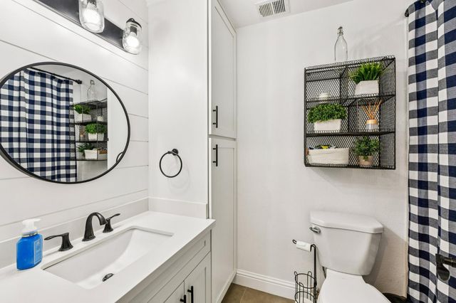 11890 Cresthill Drive, Elk Grove, CA 95624