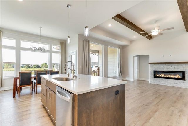 1425 W Cozy Hollow St, Goddard, KS 67052