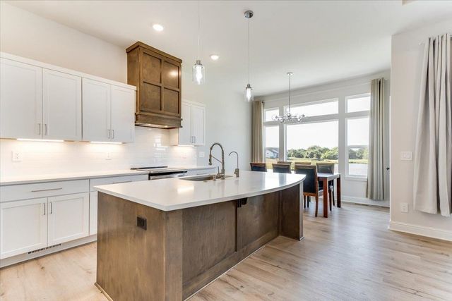 1425 W Cozy Hollow St, Goddard, KS 67052
